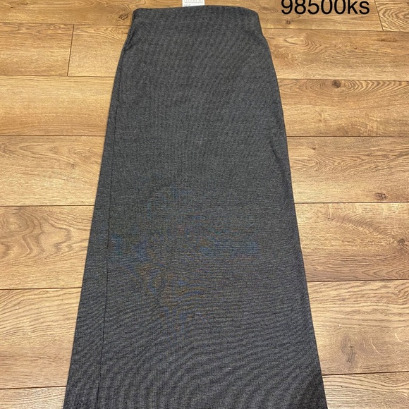 Zara Women Textured Ribbed  midi Skirt - Picture 2 of 5